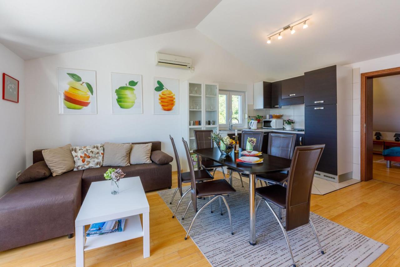 Apartments Robic Selce Exterior foto