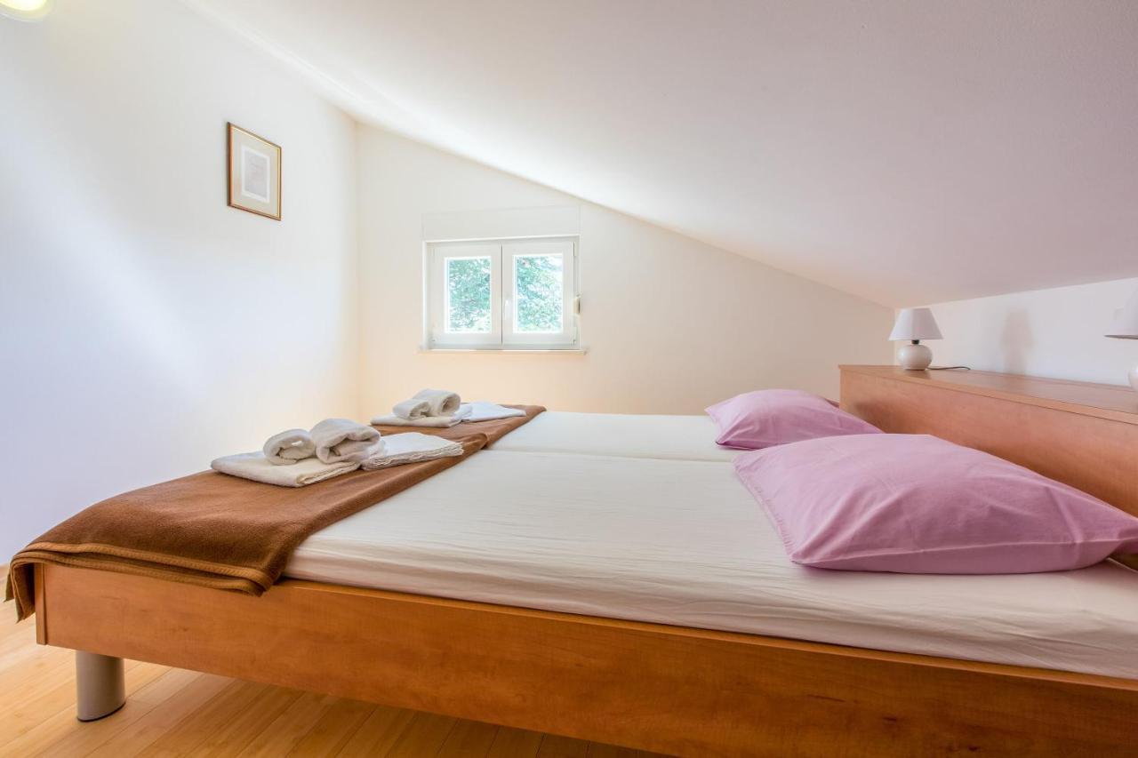 Apartments Robic Selce Exterior foto