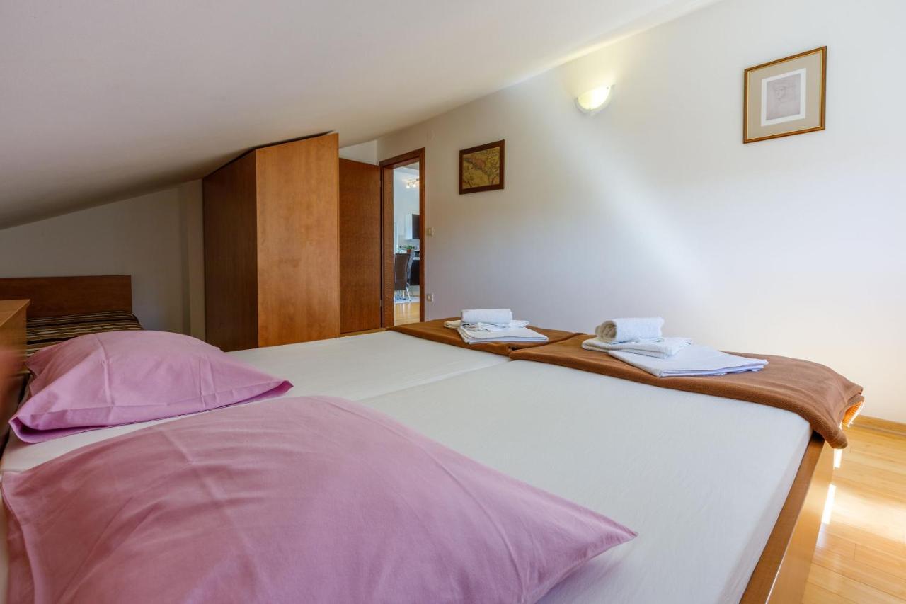 Apartments Robic Selce Exterior foto