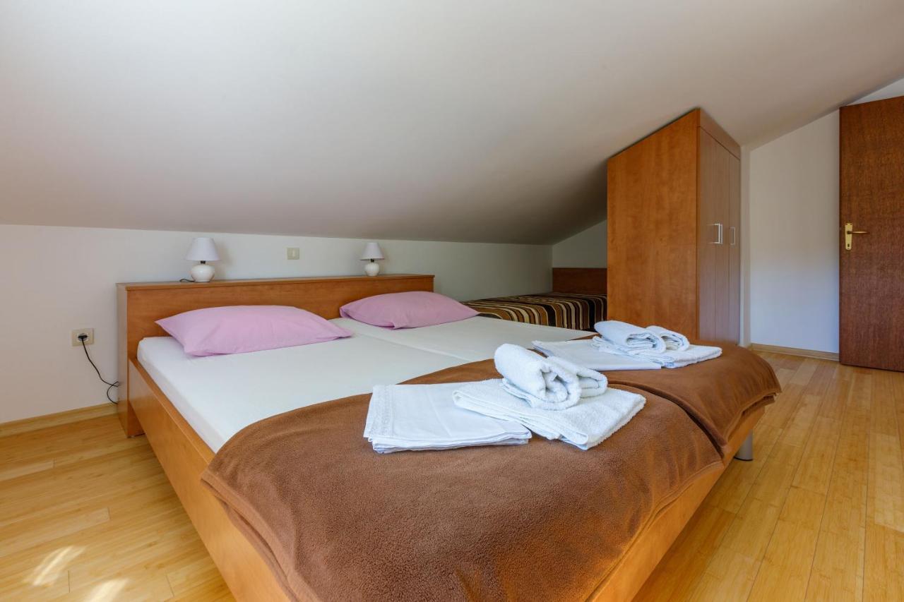 Apartments Robic Selce Exterior foto